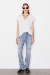 Frame Le Mid Rise V Neck Tee in Blanc